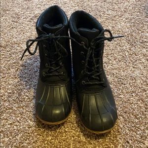 Black duck boots